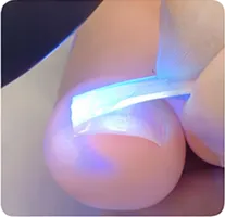 専用ライトで定着する施術